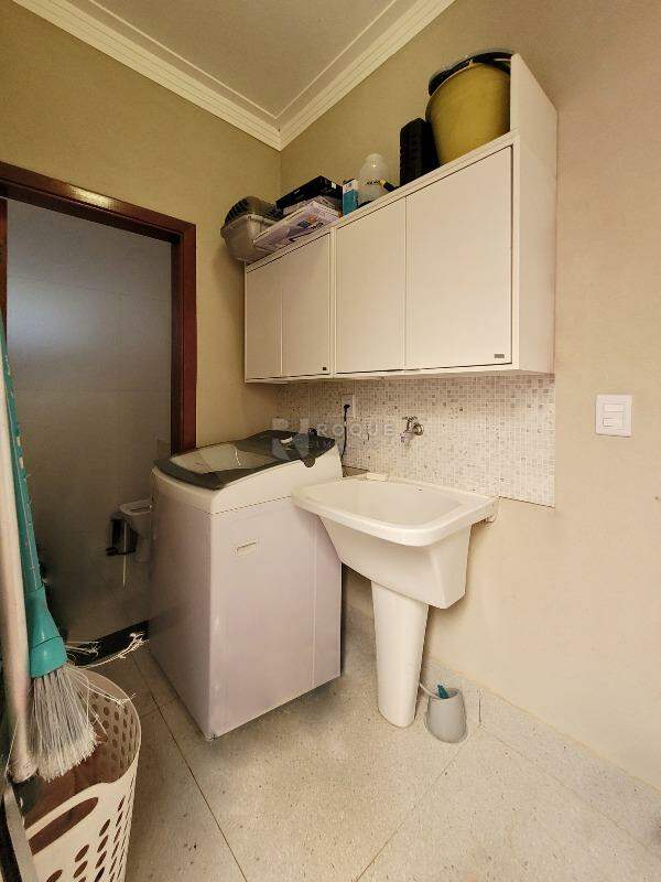 Casa em condomínio à venda no bairro Jardim Residencial Campo Novo: Lavanderia