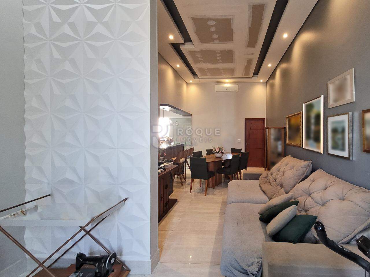 Casa em condomínio à venda no bairro Jardim Residencial Campo Novo: Sala
