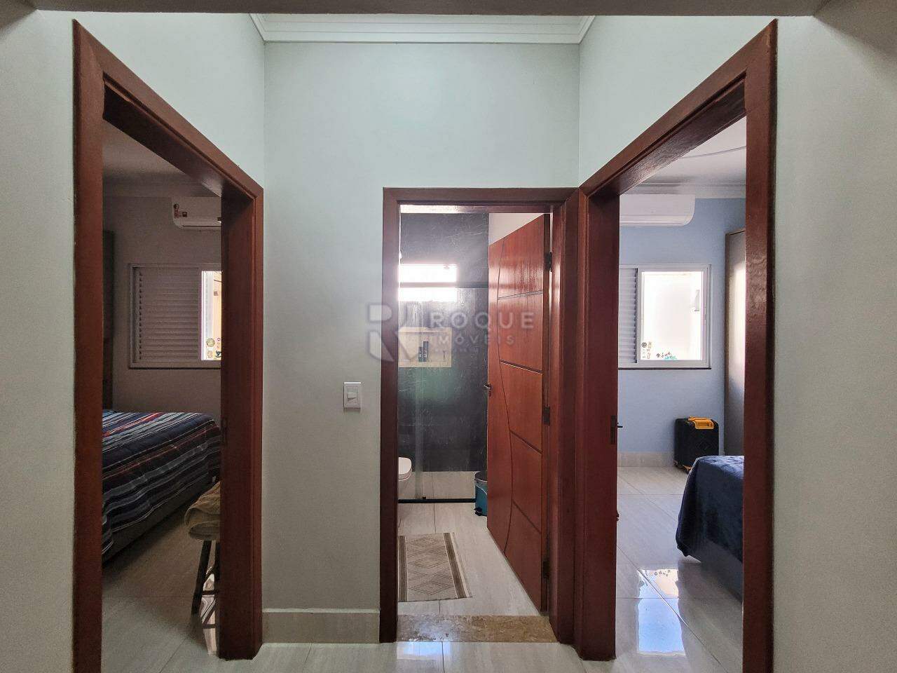 Casa em condomínio à venda no bairro Jardim Residencial Campo Novo: Hall