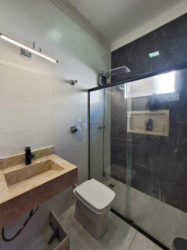 Casa em condomínio à venda no bairro Jardim Residencial Campo Novo: WC Social