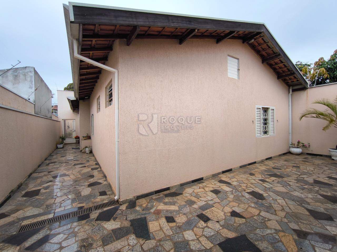 Casa Residencial à venda no bairro Jardim Adélia Cavicchia Grotta: FUNDOS