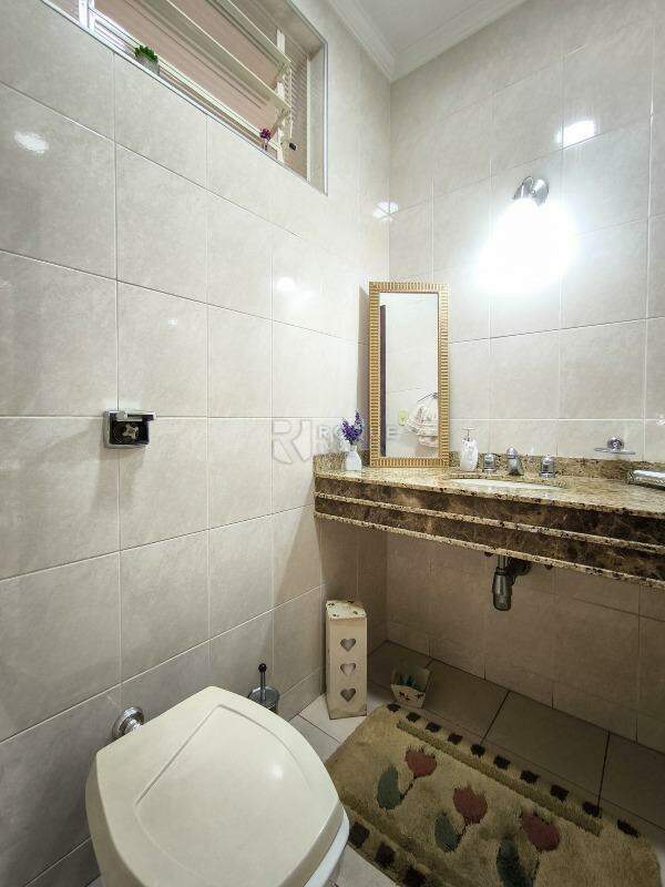 Casa Residencial à venda no bairro Jardim Adélia Cavicchia Grotta: BANHEIRO SOCIAL