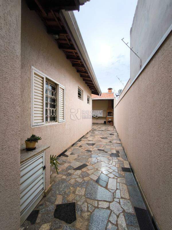 Casa Residencial à venda no bairro Jardim Adélia Cavicchia Grotta: LATERAL EXTERNA