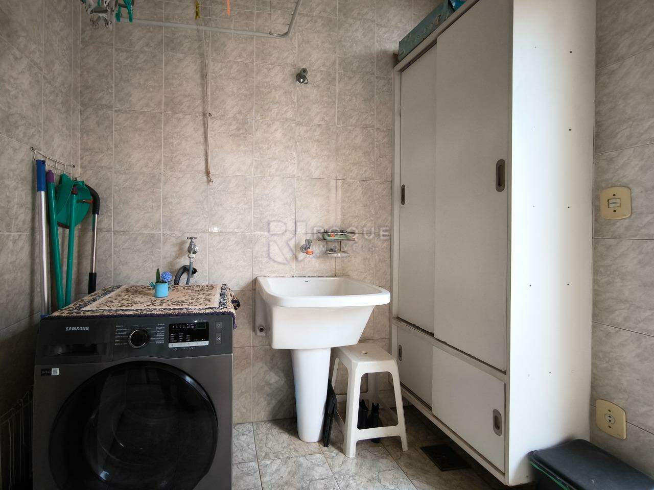 Casa Residencial à venda no bairro Jardim Adélia Cavicchia Grotta: LAVANDERIA