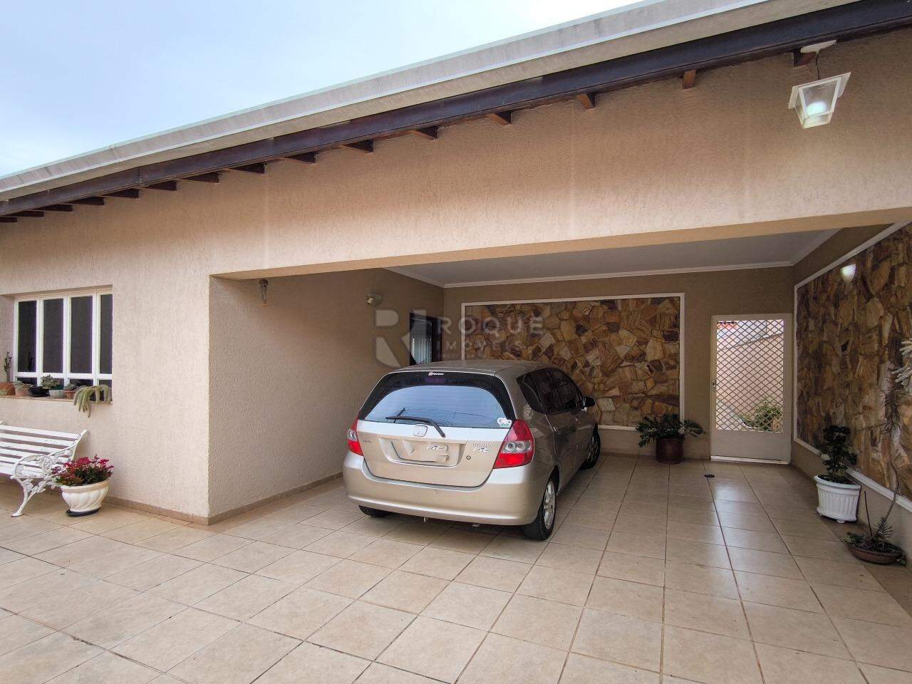 Casa Residencial à venda no bairro Jardim Adélia Cavicchia Grotta: GARAGEM