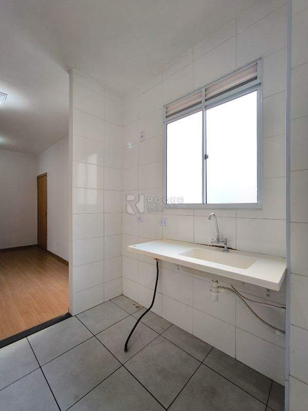 Apartamento à venda no bairro Jardim da Graminha: COZINHA