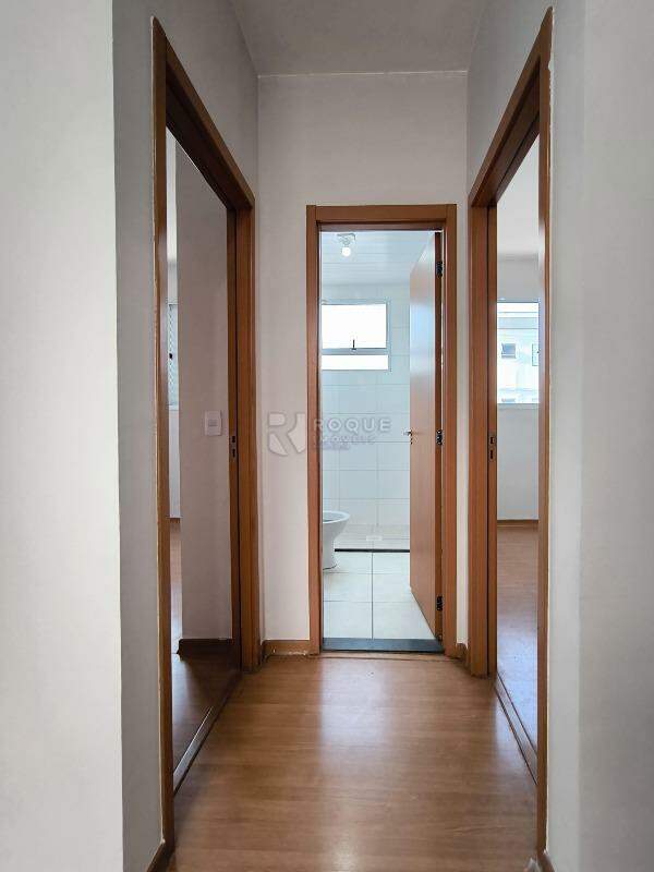 Apartamento à venda no bairro Jardim da Graminha: ÁREA DE CIRCULAÇÃO