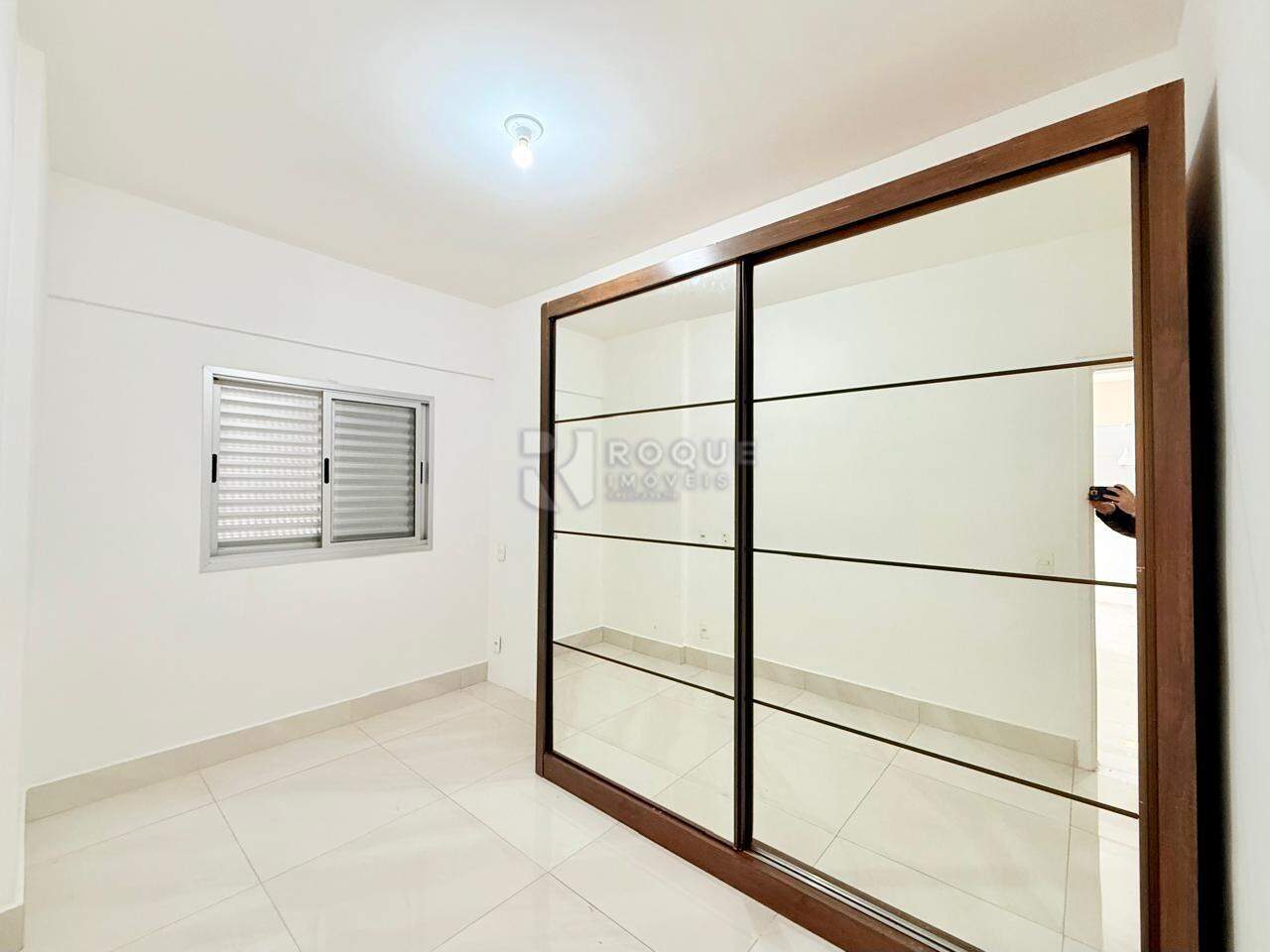Apartamento para aluguel no bairro Chácaras Antonieta: Dormitório 02