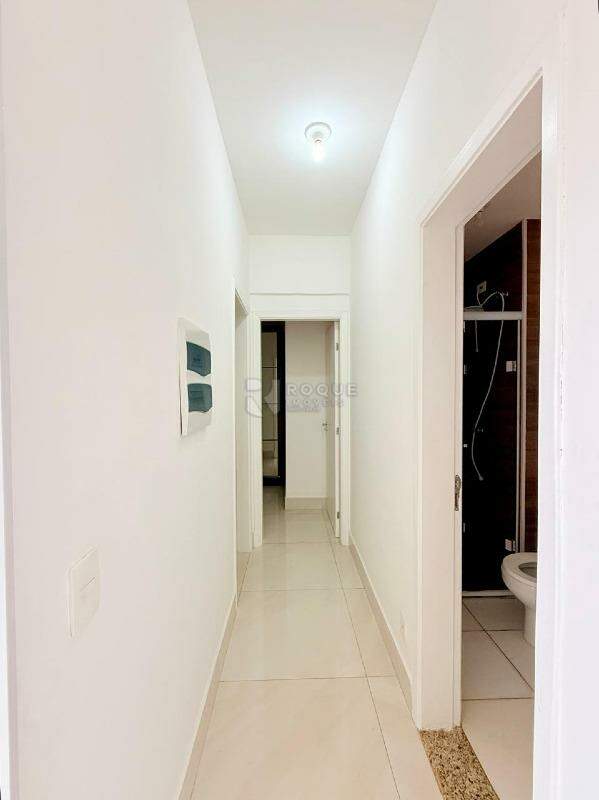 Apartamento para aluguel no bairro Chácaras Antonieta: Corredor