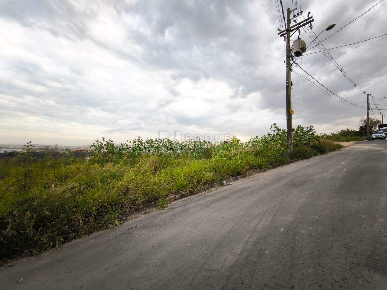 Terreno à venda no bairro Jardim Residencial e Comercial Alto dos Laranjais: 