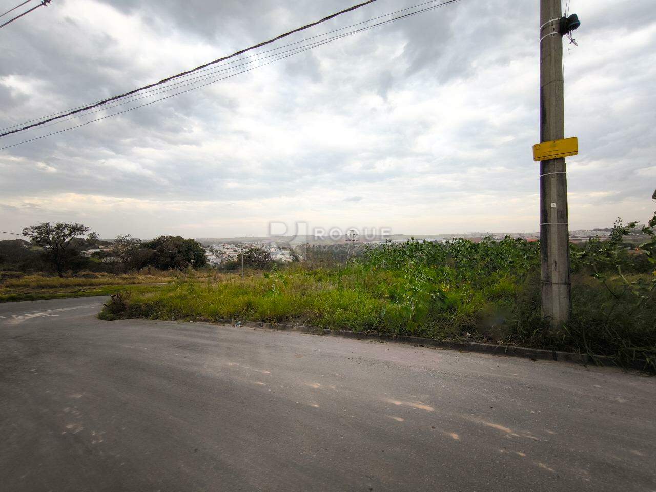 Terreno à venda no bairro Jardim Residencial e Comercial Alto dos Laranjais: 