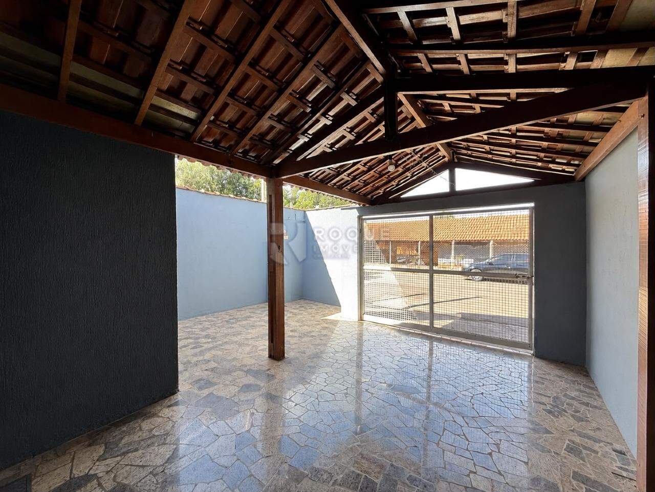 Casa Residencial para aluguel no bairro Jardim das Laranjeiras: Fachada
