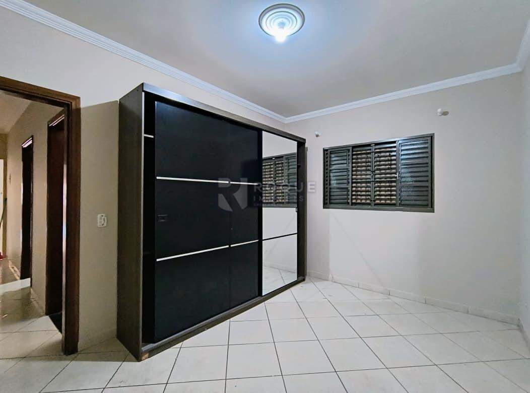 Casa Residencial para aluguel no bairro Vila Queiroz: Dormitório 02