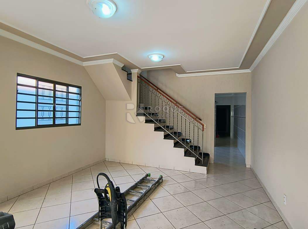 Casa Residencial para aluguel no bairro Vila Queiroz: Sala