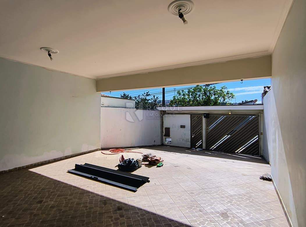 Casa Residencial para aluguel no bairro Vila Queiroz: Garagem