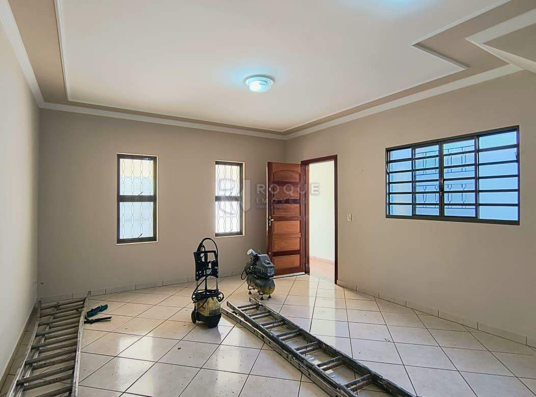Casa Residencial para aluguel no bairro Vila Queiroz: Sala