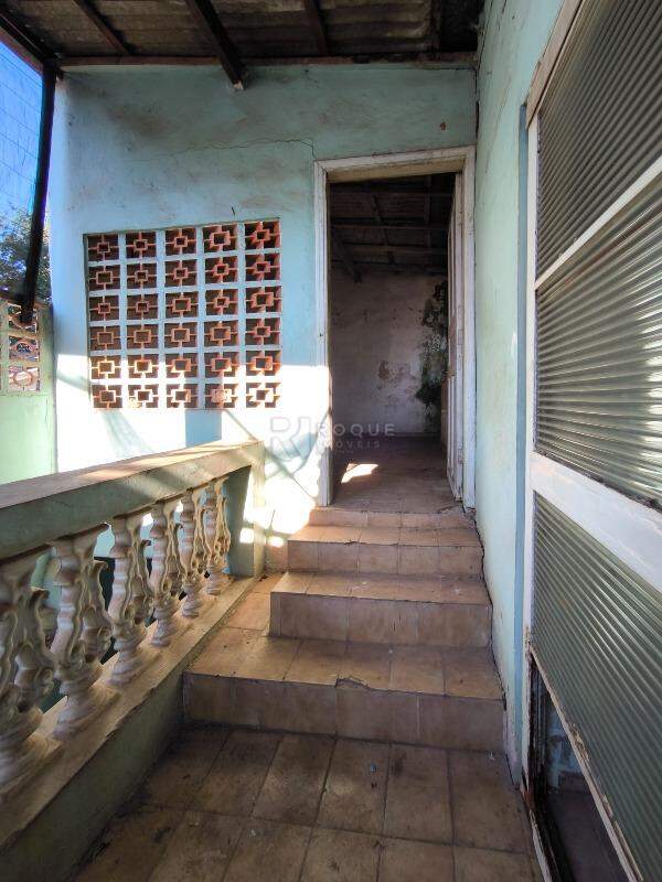 Terreno à venda no bairro Vila Queiroz: 