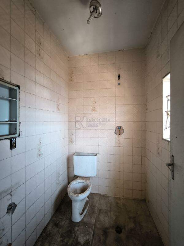 Terreno à venda no bairro Vila Queiroz: 