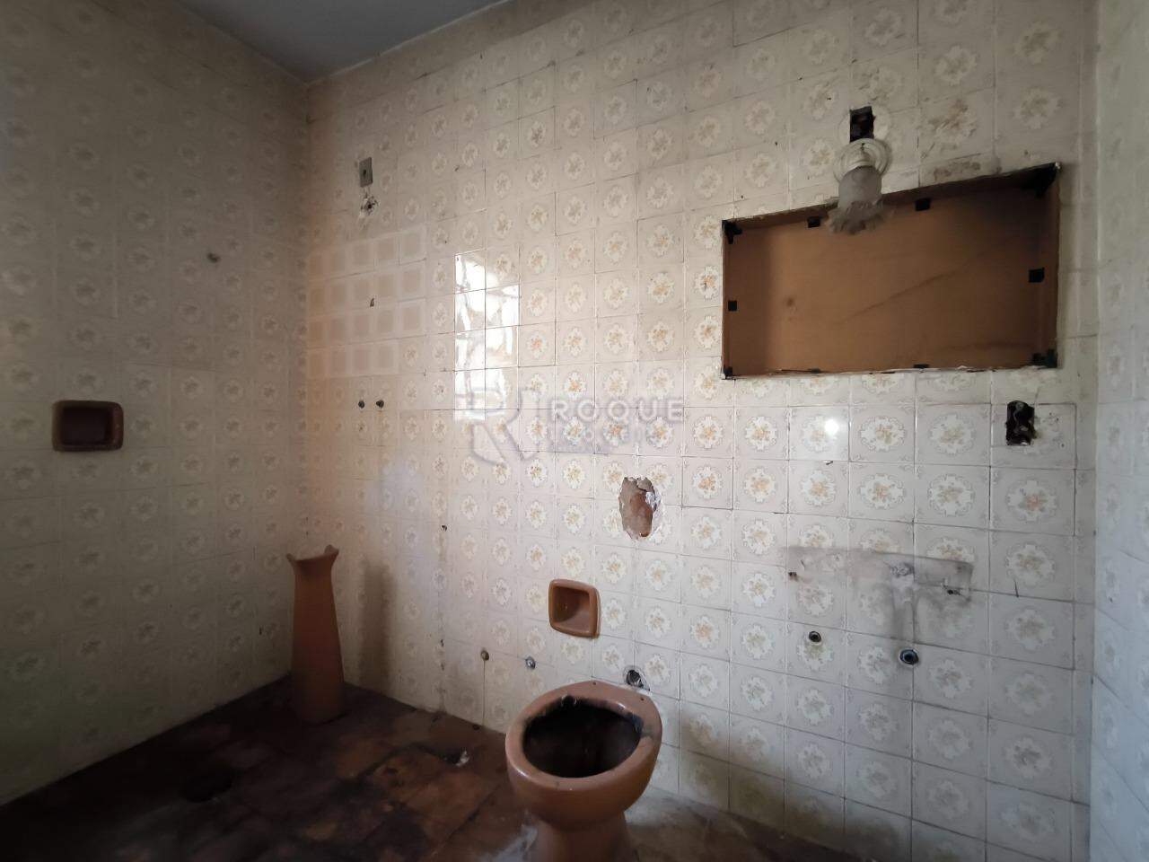 Terreno à venda no bairro Vila Queiroz: 