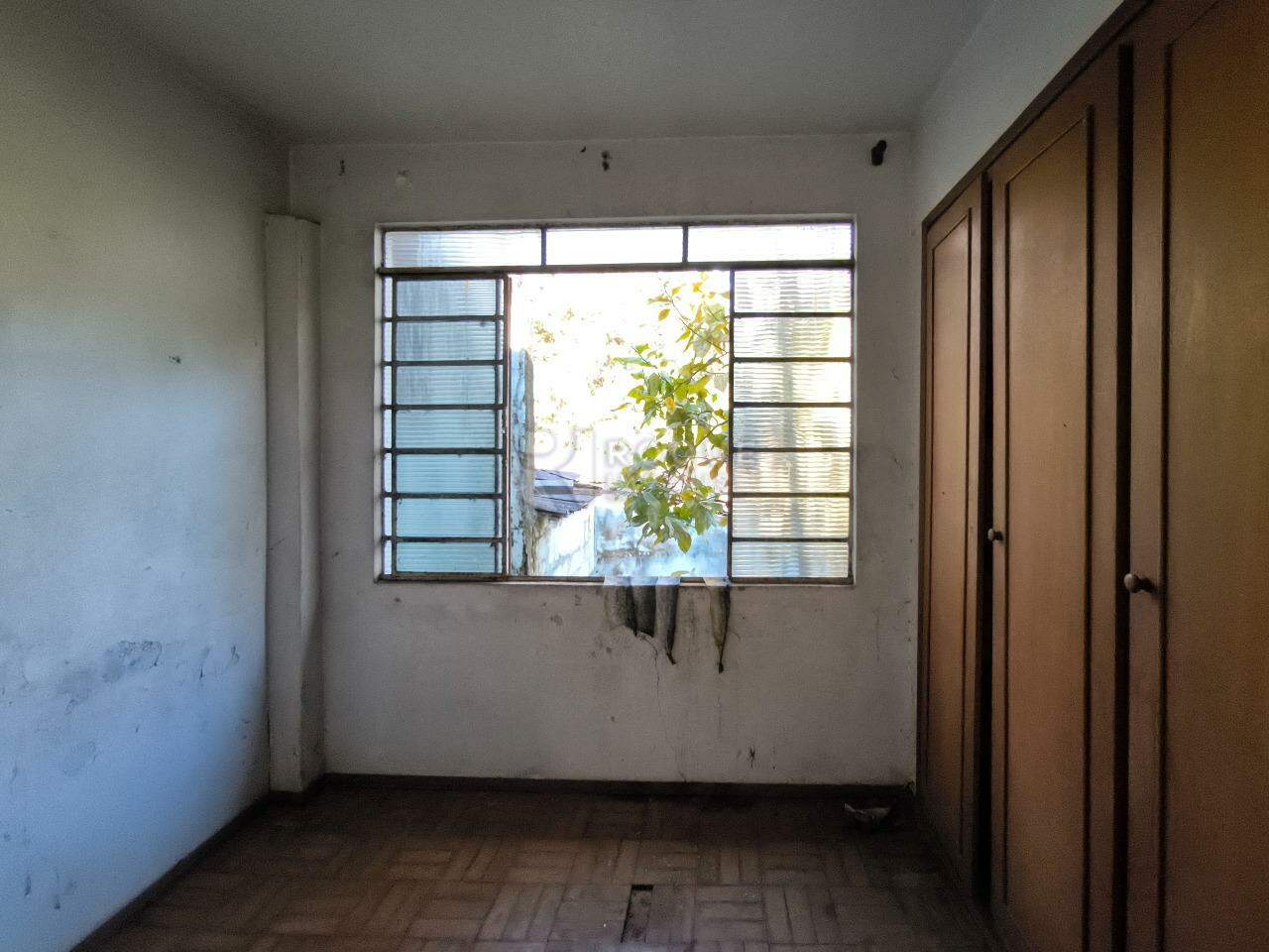 Terreno à venda no bairro Vila Queiroz: 