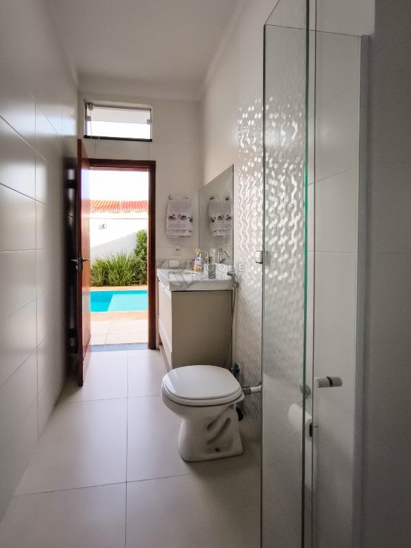 Casa Residencial à venda no bairro Jardim Caieira: BANHEIRO SOCIAL