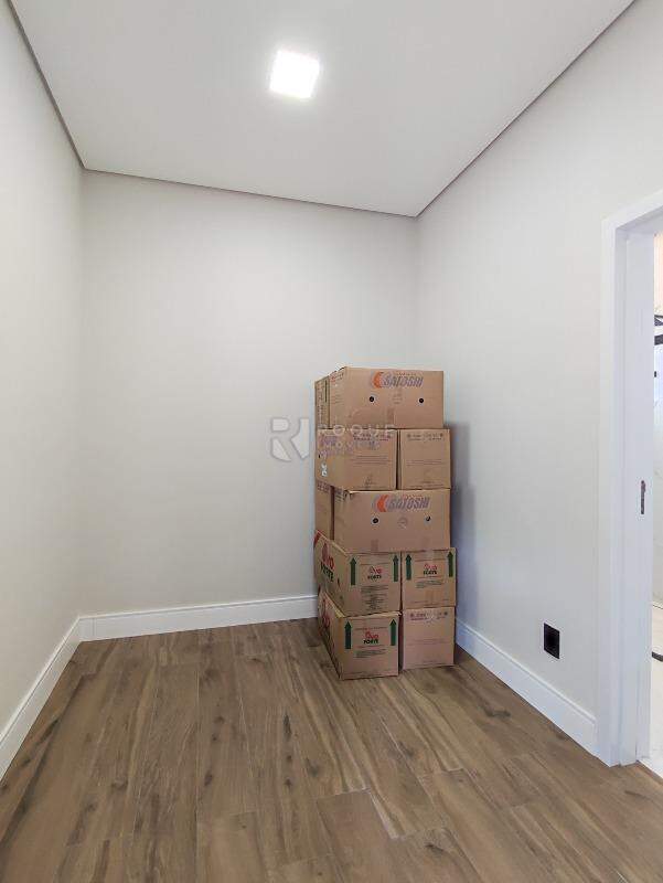 Casa em condomínio para aluguel no bairro Village Limeira: CLOSET SUÍTE 1