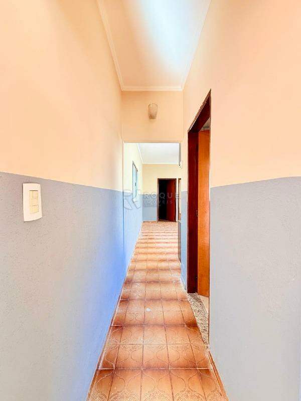 Casa Residencial para aluguel no bairro Jardim Gustavo Peccinini: Corredor
