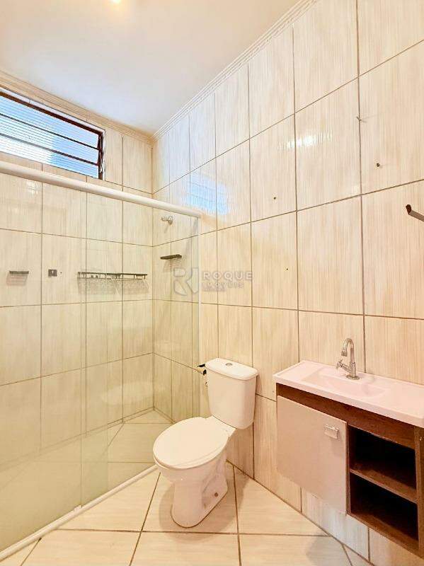 Casa Residencial para aluguel no bairro Jardim Gustavo Peccinini: Wc social 