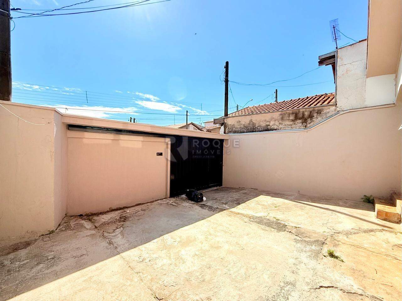 Casa Residencial para aluguel no bairro Jardim Gustavo Peccinini: Garagem