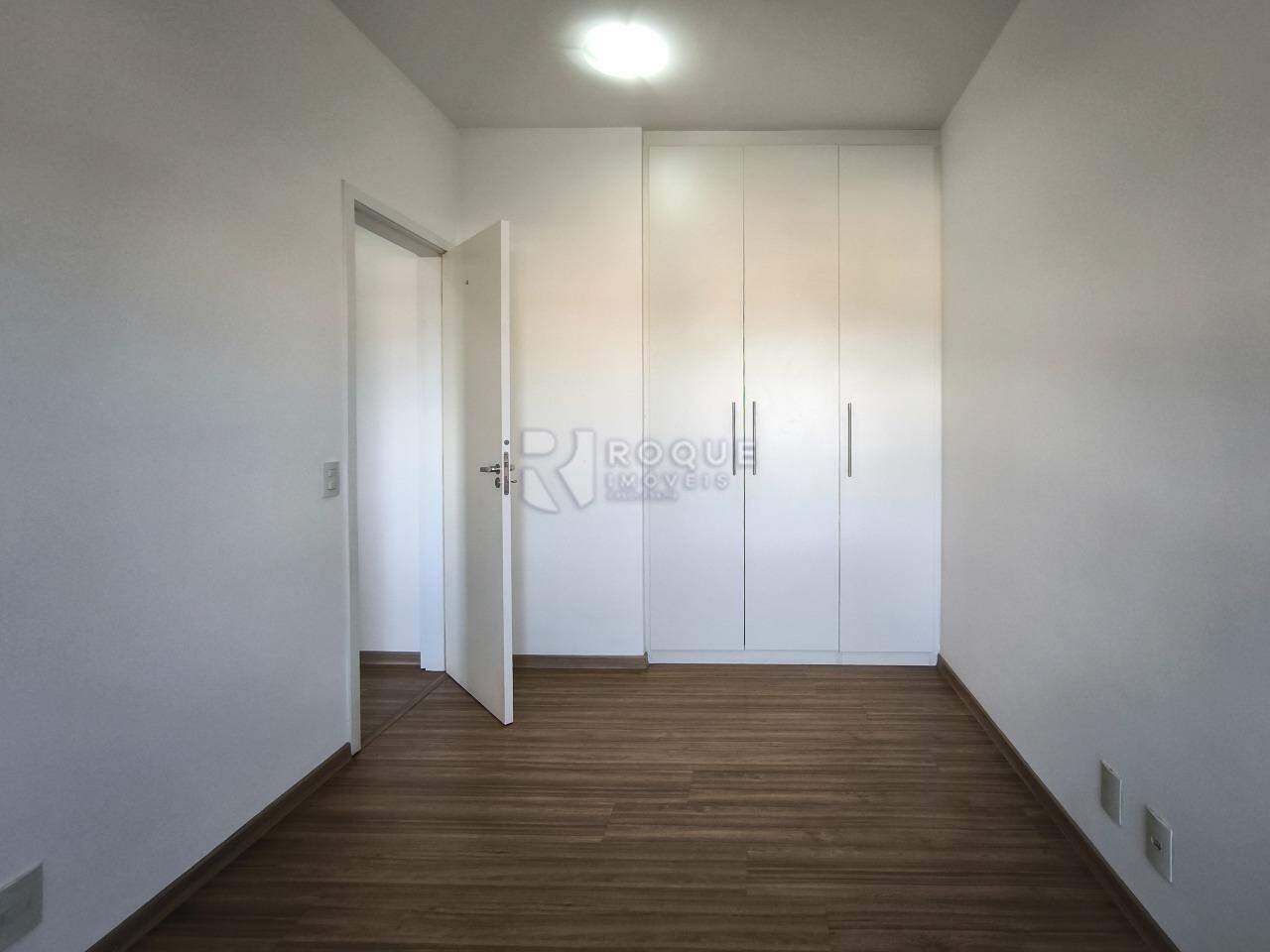 Apartamento à venda no bairro Vila Santa Rosália: SUÍTE