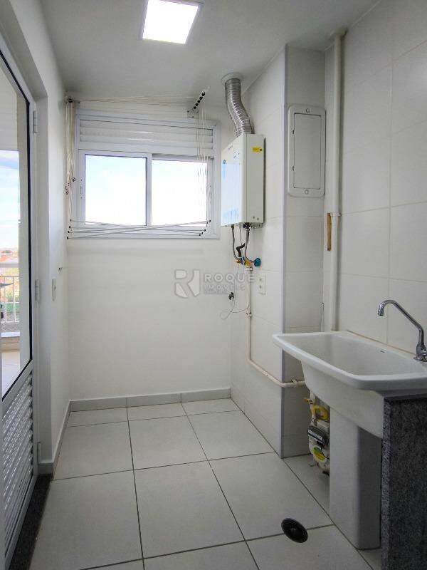 Apartamento à venda no bairro Vila Santa Rosália: LAVANDERIA