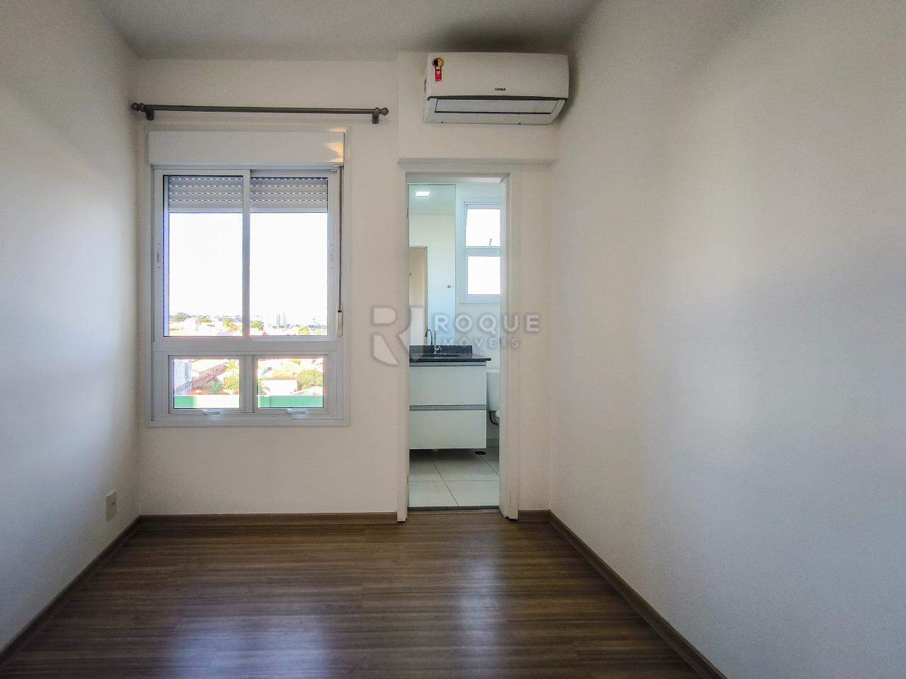 Apartamento à venda no bairro Vila Santa Rosália: SUÍTE