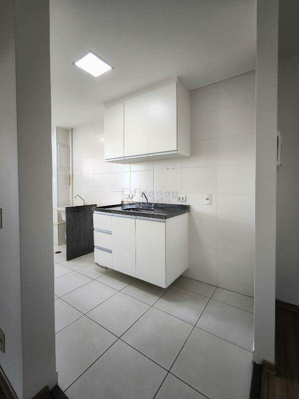 Apartamento à venda no bairro Vila Santa Rosália: COZINHA