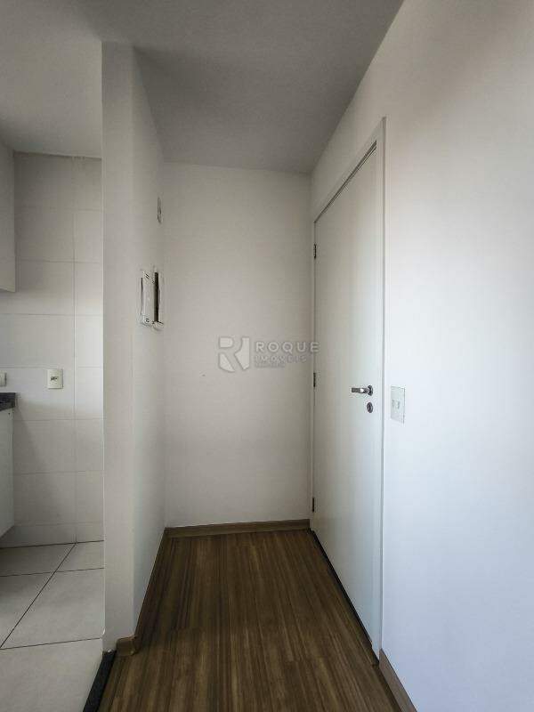 Apartamento à venda no bairro Vila Santa Rosália: HALL DE ENTRADA