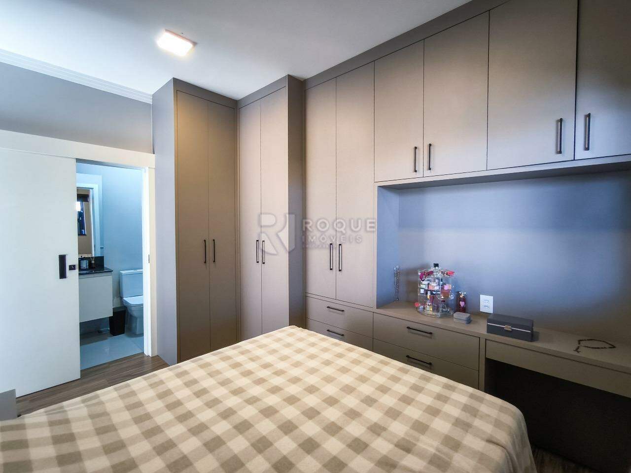 Casa Residencial à venda no bairro Jardim Solar dos Nobres: SUÍTE