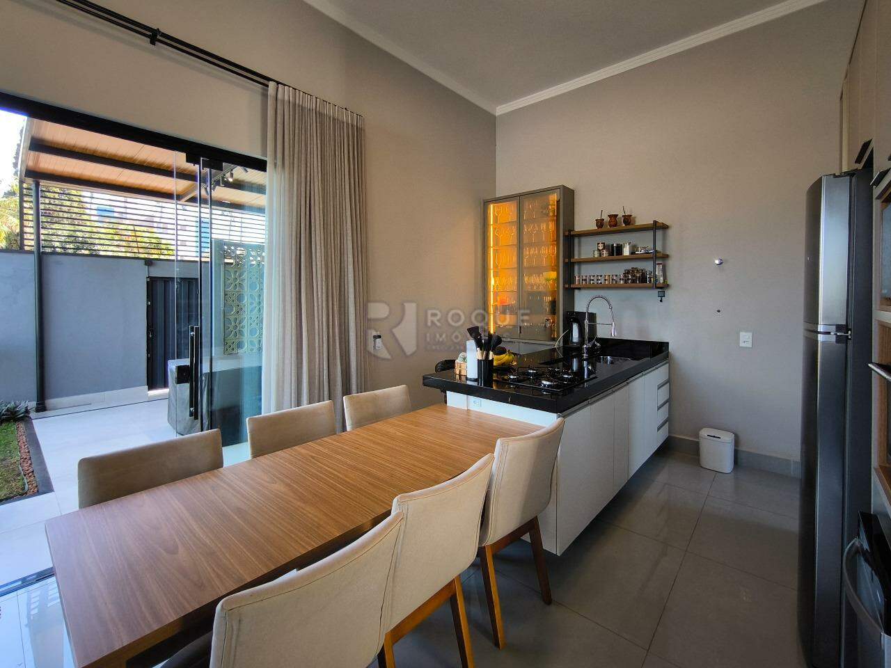 Casa Residencial à venda no bairro Jardim Solar dos Nobres: SALA DE JANTAR