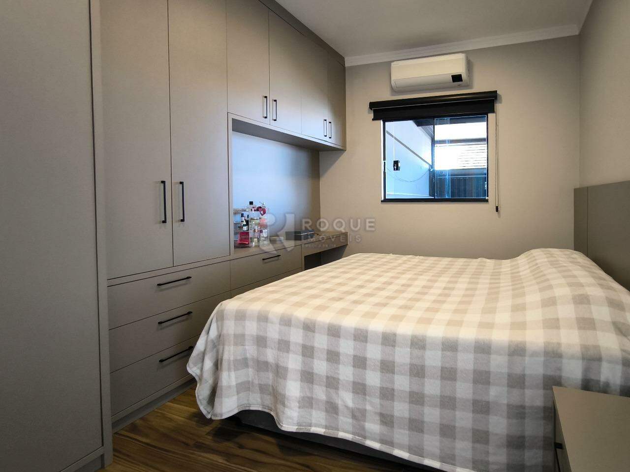 Casa Residencial à venda no bairro Jardim Solar dos Nobres: SUÍTE