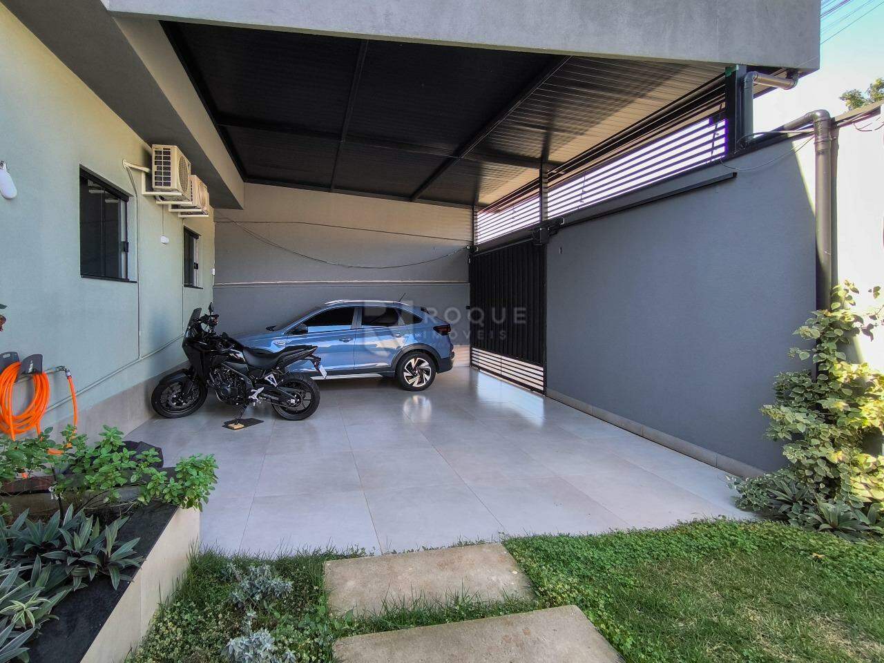 Casa Residencial à venda no bairro Jardim Solar dos Nobres: GARAGEM