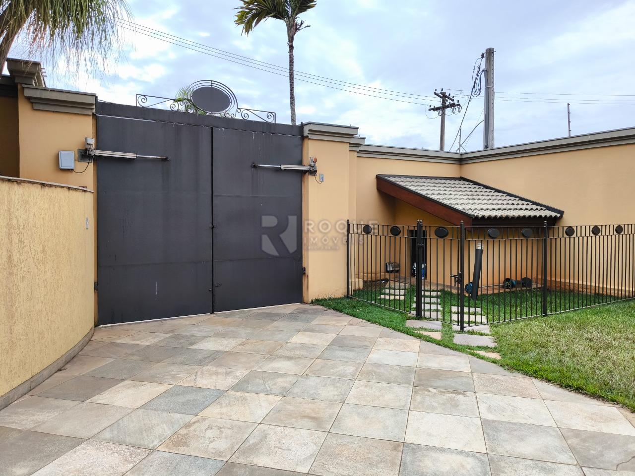 Casa em condomínio para aluguel no bairro Jardim Aquárius: PORTÃO ELETRÔNICO