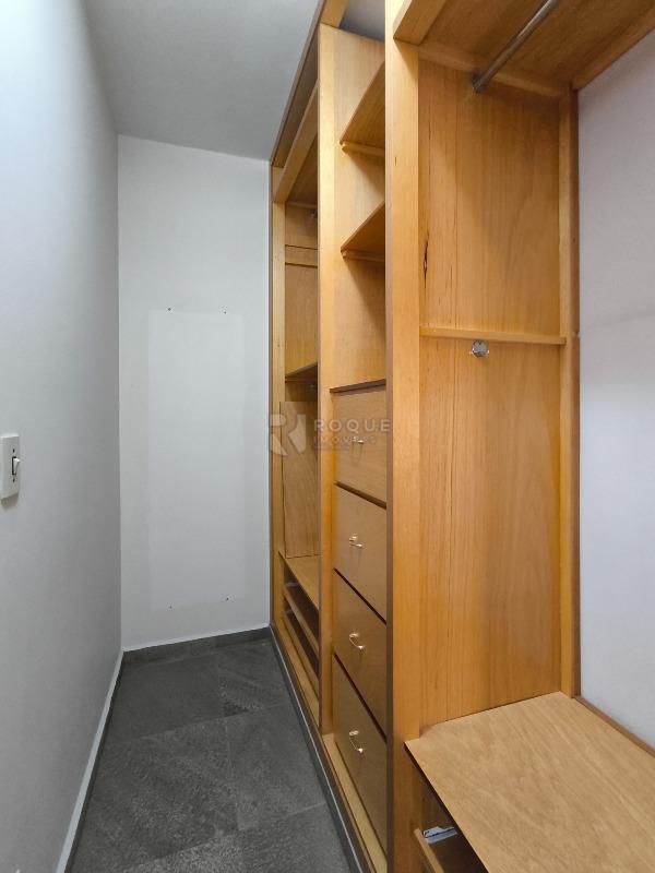 Casa em condomínio para aluguel no bairro Jardim Aquárius: CLOSET DORMITÓRIO 1