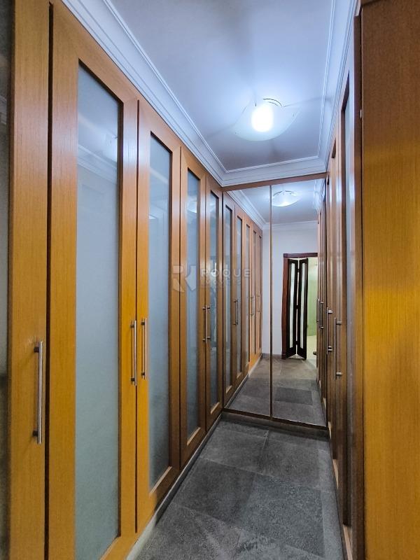 Casa em condomínio para aluguel no bairro Jardim Aquárius: CLOSET SUÍTE 1