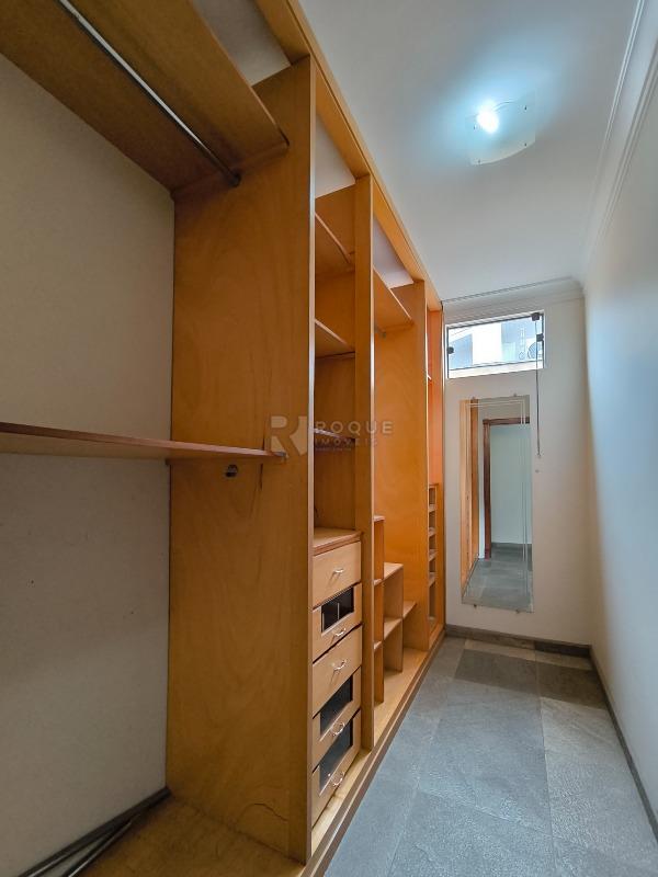 Casa em condomínio para aluguel no bairro Jardim Aquárius: CLOSET SUÍTE 2