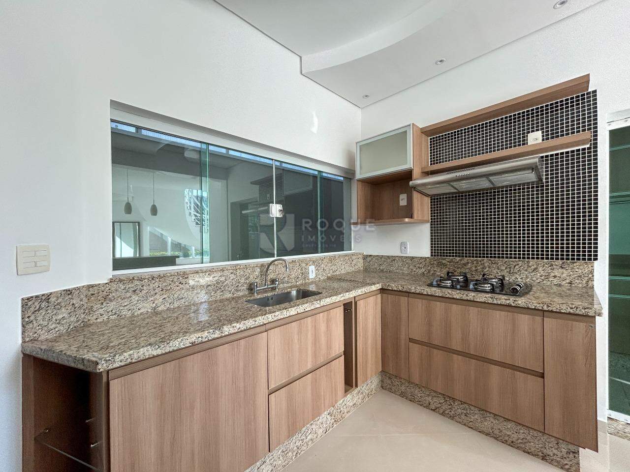 Casa em condomínio para aluguel no bairro Parque Residencial Roland: Cozinha