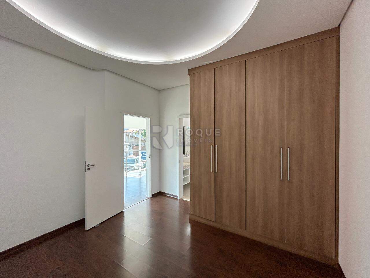 Casa em condomínio para aluguel no bairro Parque Residencial Roland: Dormitório 1 demi-suíte segundo andar 
