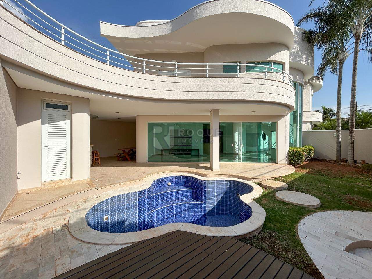 Casa em condomínio para aluguel no bairro Parque Residencial Roland: Piscina / Área externa 