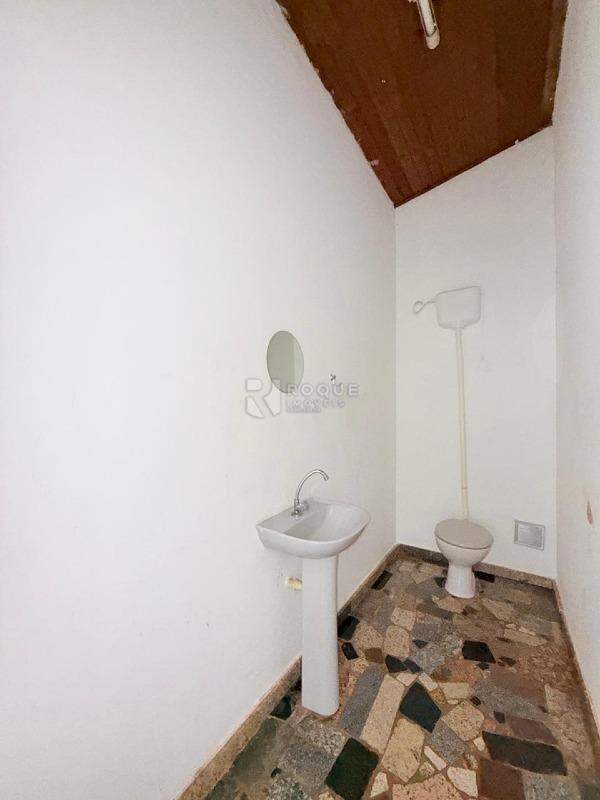 Casa Residencial para aluguel no bairro Jardim Planalto: Wc Edícula