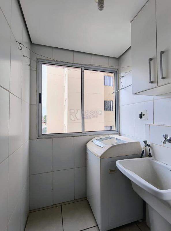 Apartamento para aluguel no bairro Chácaras Antonieta: Lavanderia