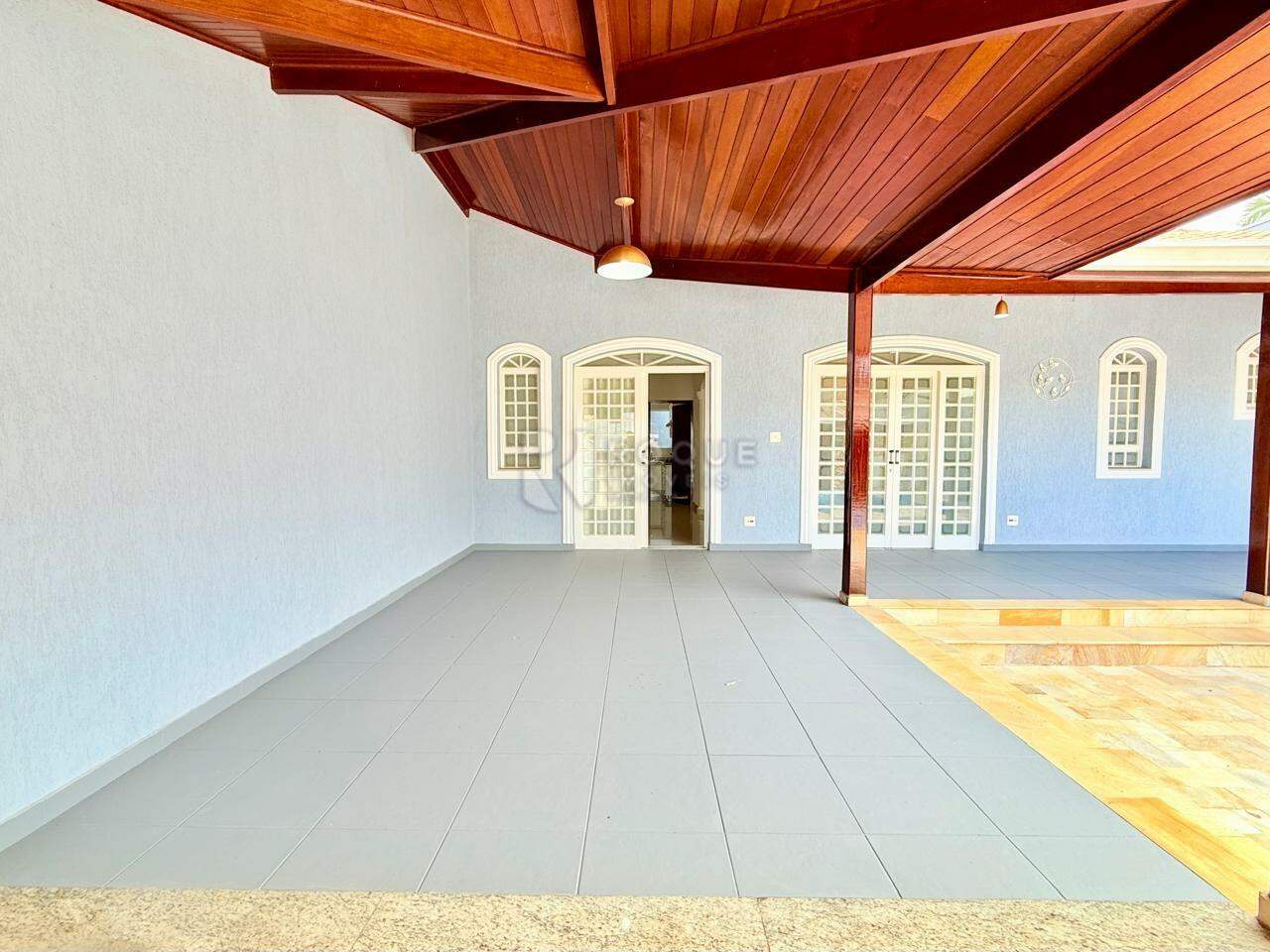 Casa em condomínio para aluguel no bairro Jardim Terras de Santa Elisa: Varanda