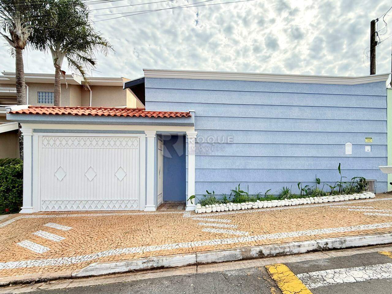 Casa em condomínio para aluguel no bairro Jardim Terras de Santa Elisa: Fachada
