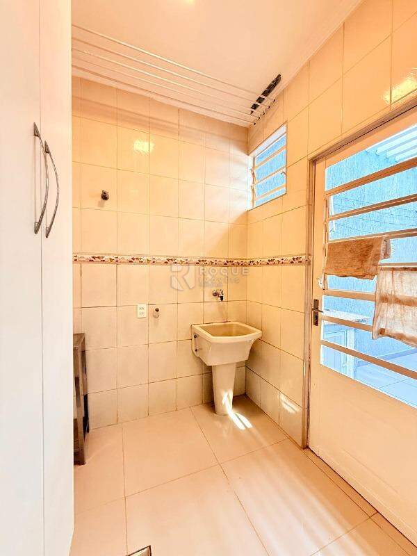 Casa em condomínio para aluguel no bairro Jardim Terras de Santa Elisa: Lavanderia